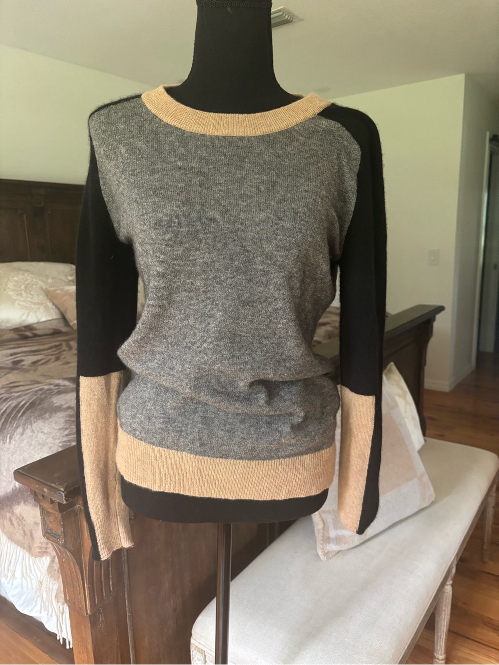 Sole Society Colorblock Crewneck Sweater in Gray, Black & Tan
